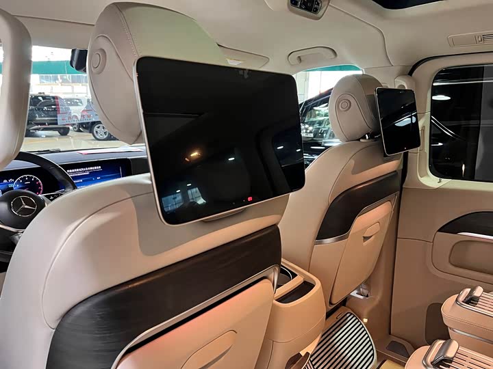 Фото 13 - Mercedes-Benz V-Class