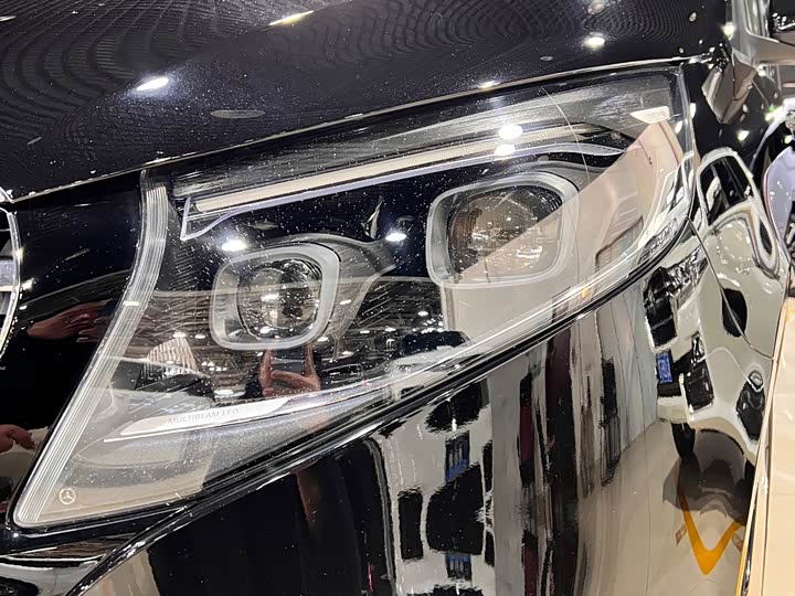 Фото 3 - Mercedes-Benz V-Class