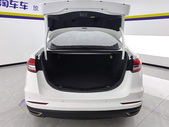 Фото 4 - Ford Mondeo