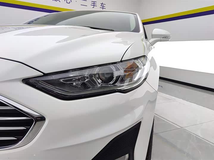 Фото 5 - Ford Mondeo