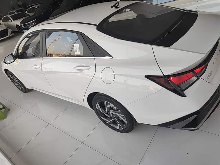 Фото 5 - Hyundai Elantra N line
