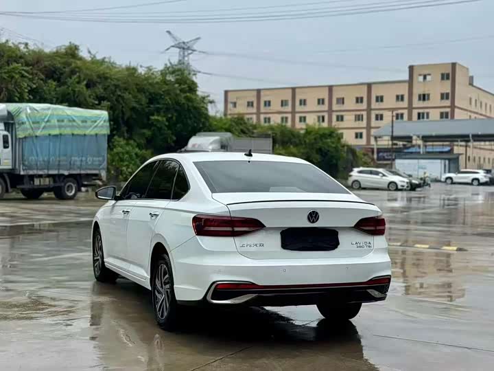 Фото 7 - Volkswagen Lavida