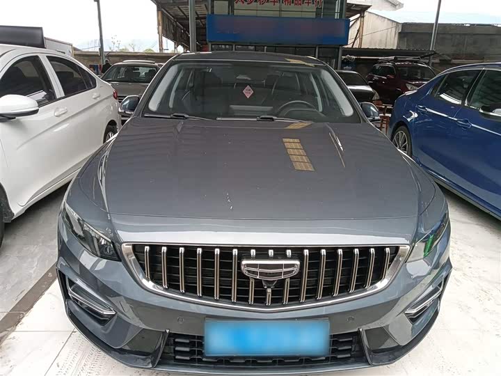 Фото 3 - Geely Preface