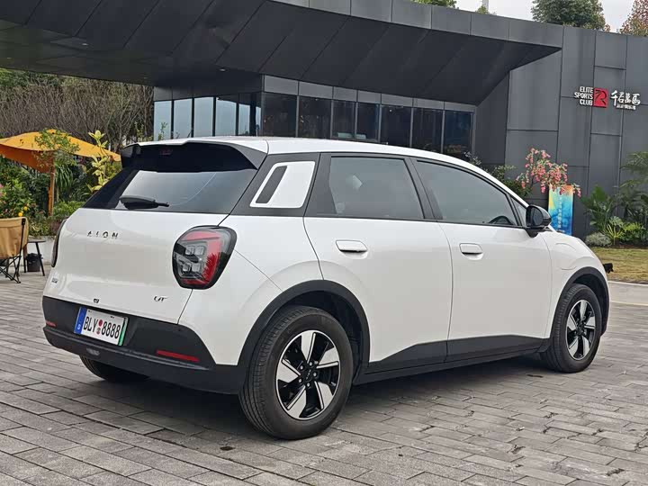 Фото 10 - GAC Aion UT