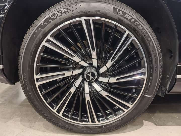 Фото 17 - XPeng G9