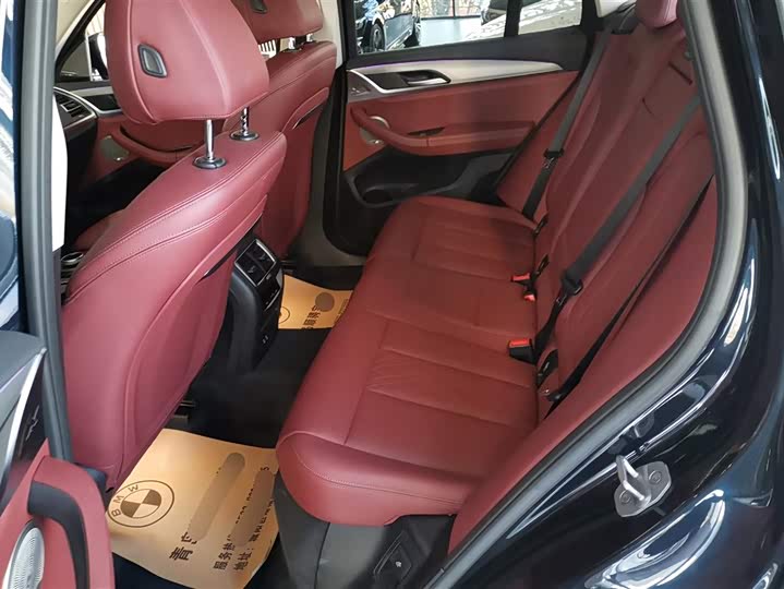 Фото 11 - BMW iX3