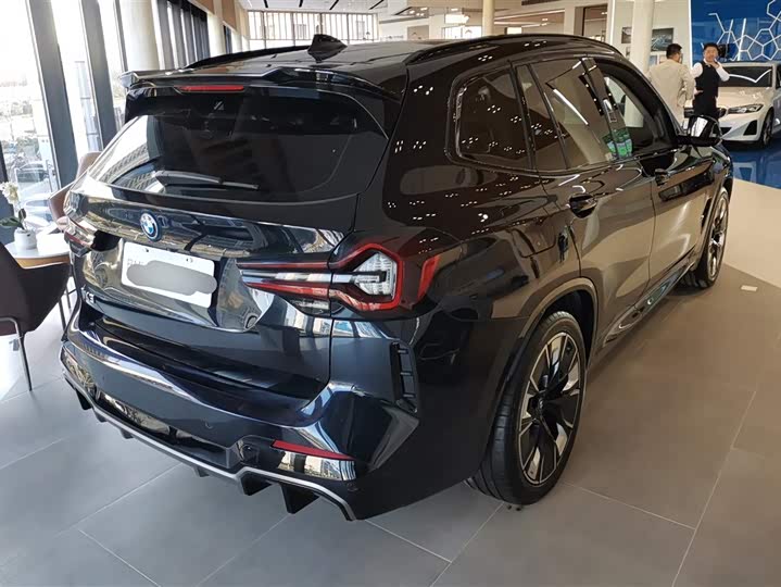 Фото 3 - BMW iX3