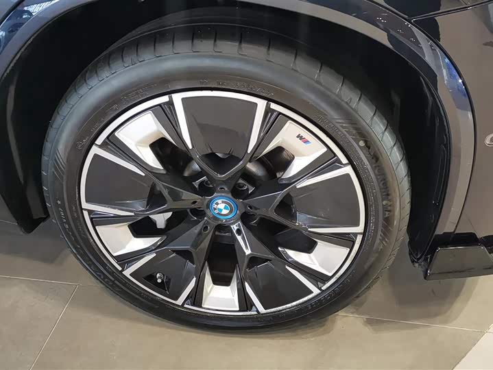 Фото 6 - BMW iX3