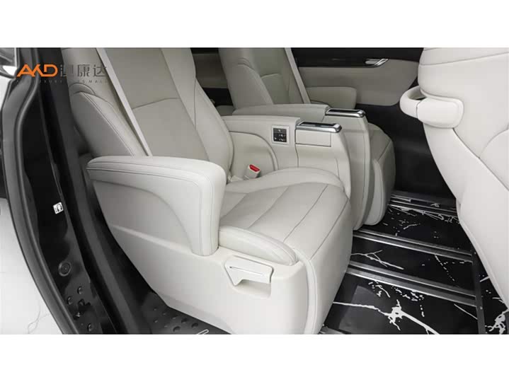 Фото 8 - Toyota Alphard