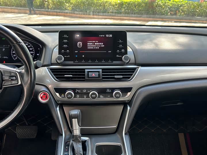 Фото 13 - Honda Accord