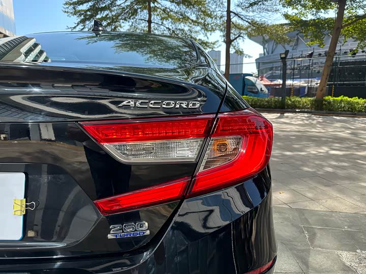 Фото 17 - Honda Accord