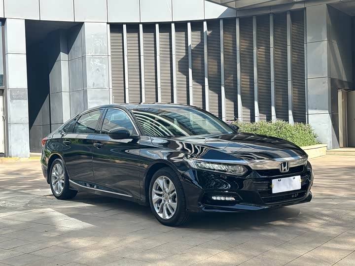 Фото 3 - Honda Accord