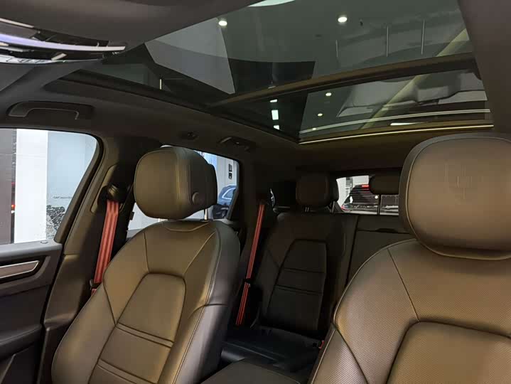 Фото 14 - Porsche Cayenne