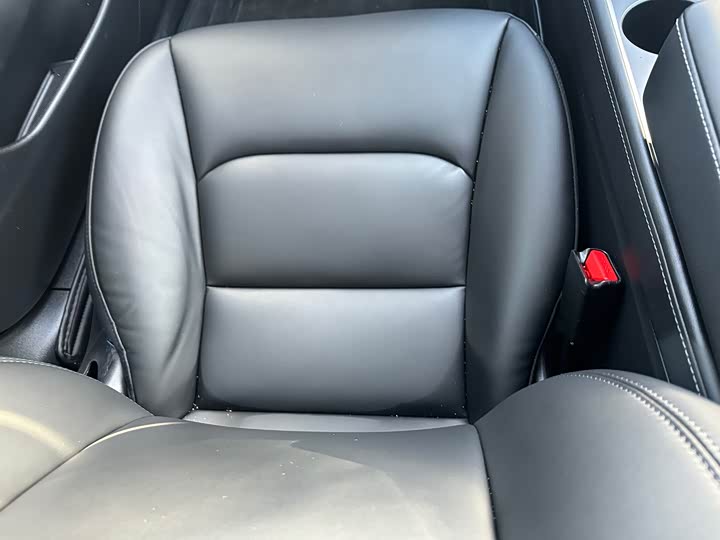 Фото 12 - Tesla Model 3