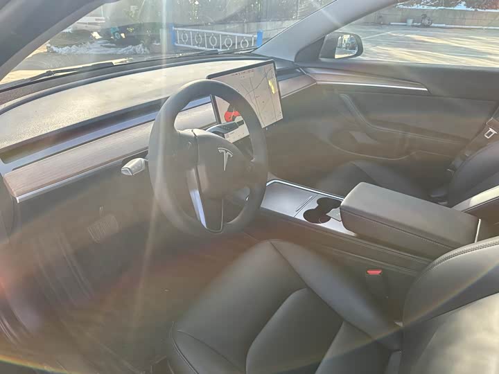 Фото 7 - Tesla Model 3