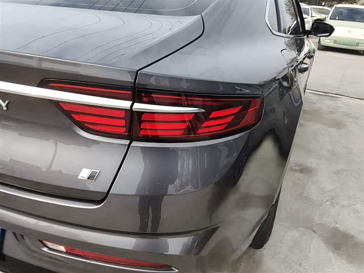 Фото 8 - Geely Preface