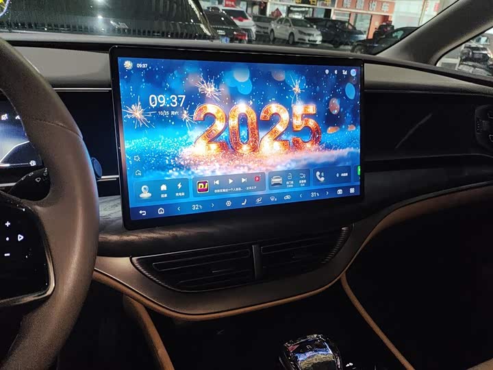 Фото 7 - Denza D9