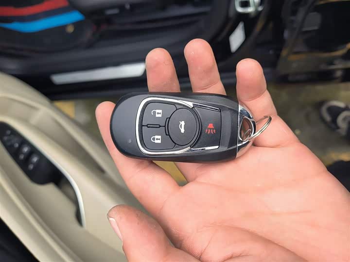 Фото 9 - Buick Regal