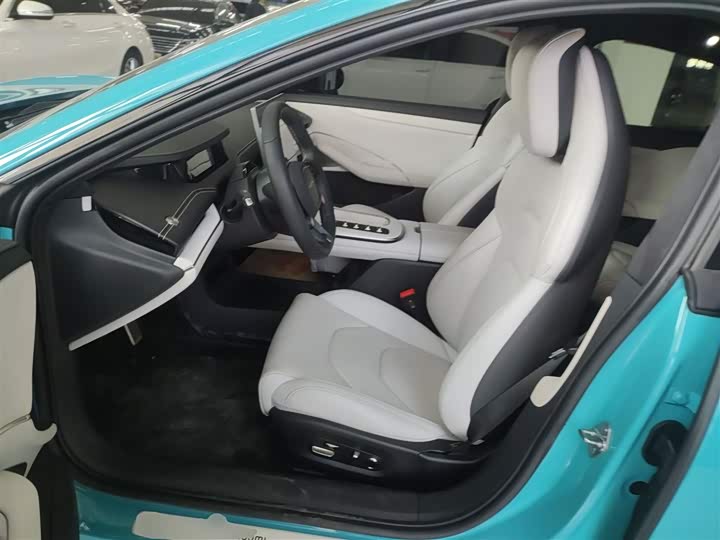 Фото 15 - Xiaomi SU7