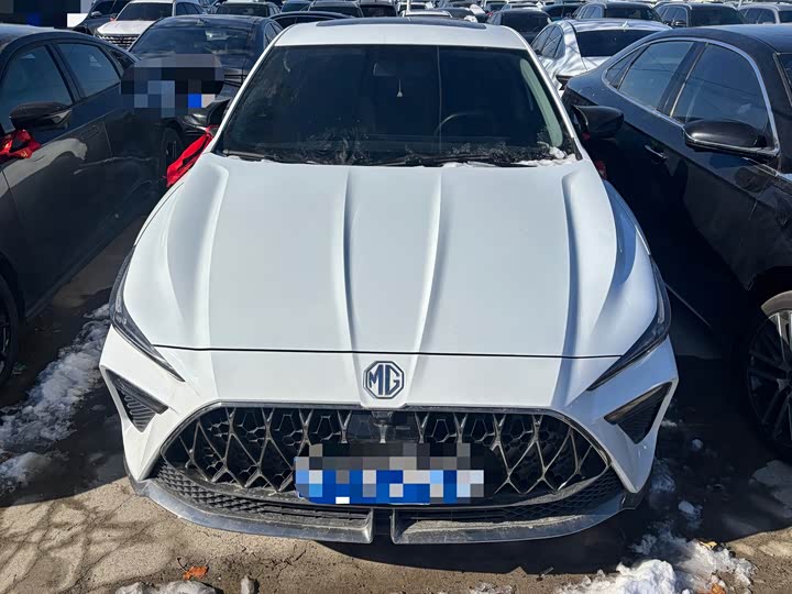 Фото 2 - MG Motor 5 Scorpio