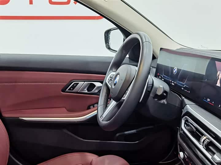 Фото 22 - BMW 3 Series