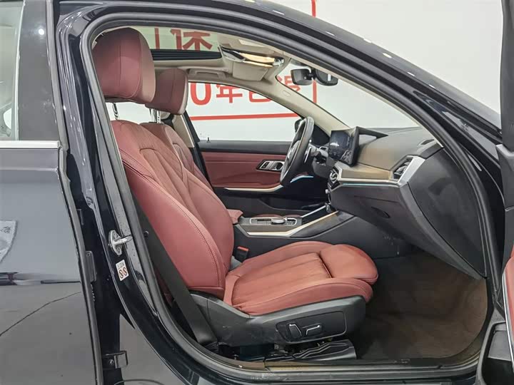 Фото 23 - BMW 3 Series