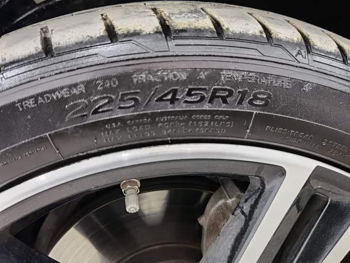 Фото 24 - BMW 3 Series