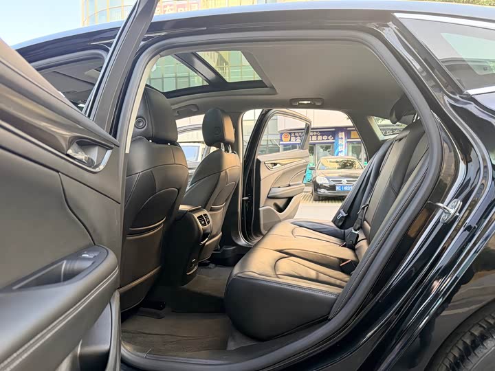 Фото 11 - Buick LaCrosse