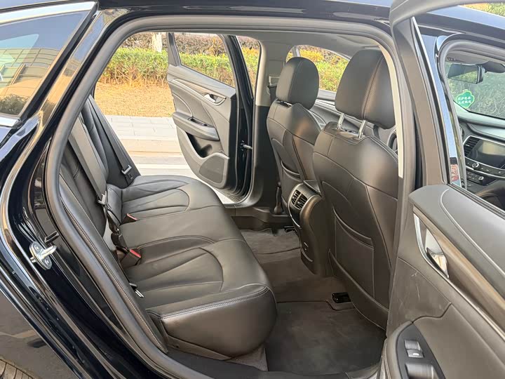 Фото 12 - Buick LaCrosse