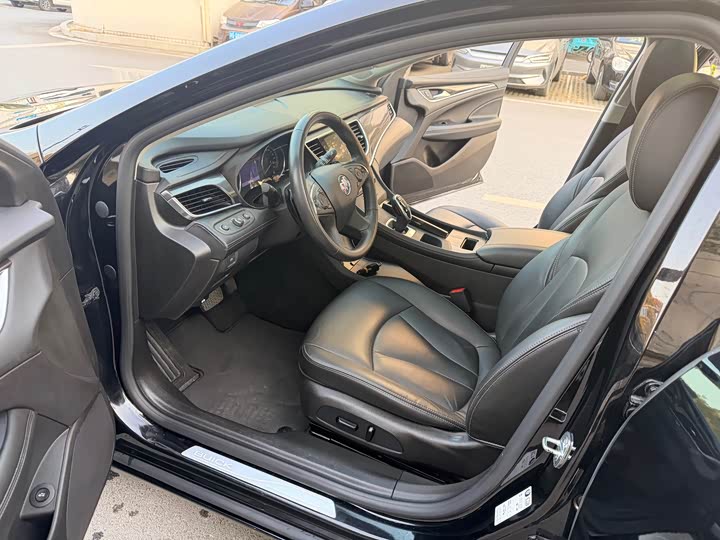 Фото 8 - Buick LaCrosse