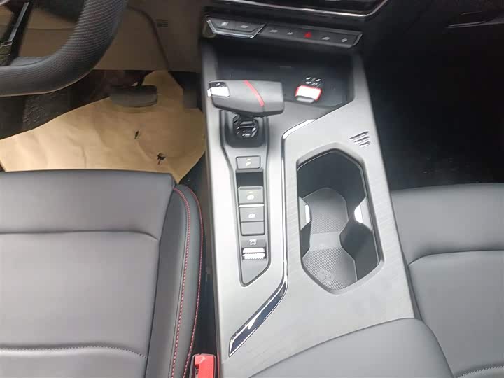 Фото 14 - Changan X5 Plus