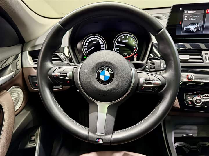 Фото 15 - BMW X1