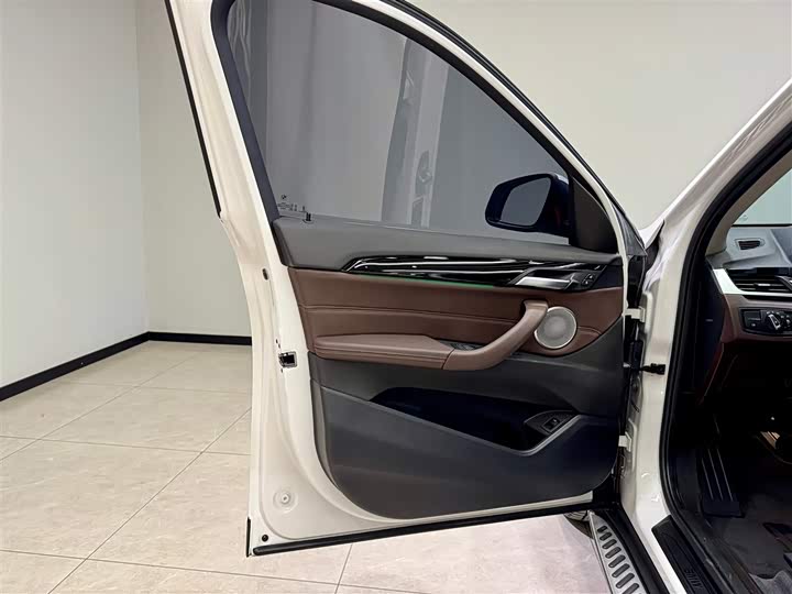 Фото 17 - BMW X1