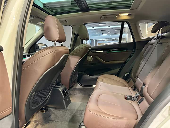 Фото 20 - BMW X1