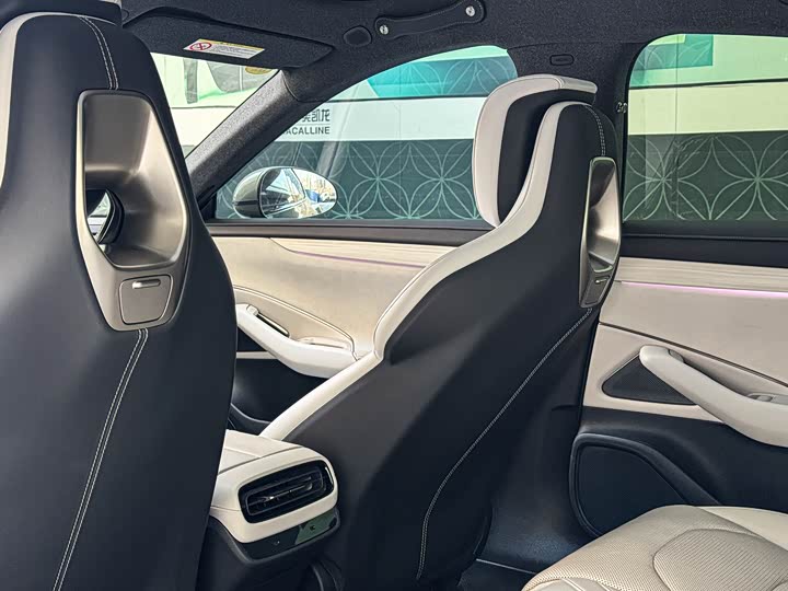 Фото 12 - Xiaomi SU7