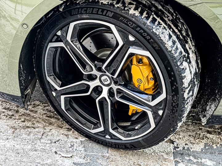 Фото 27 - Xiaomi SU7