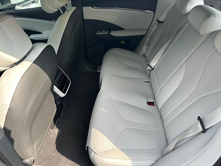 Фото 12 - XPeng G7