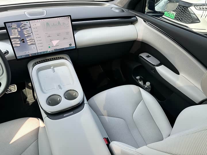 Фото 17 - XPeng G7