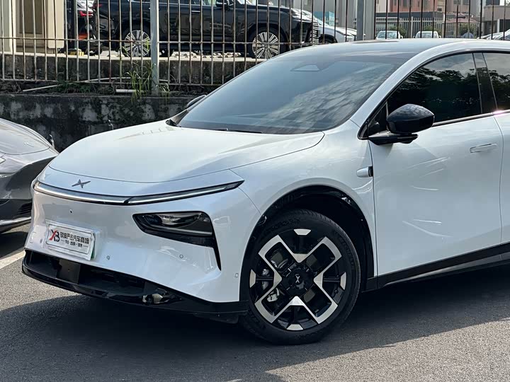 Фото 2 - XPeng G7