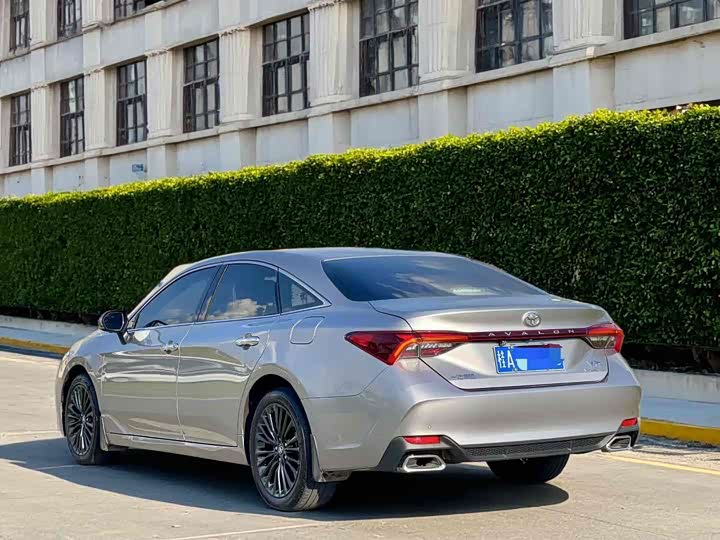 Фото 5 - Toyota Avalon