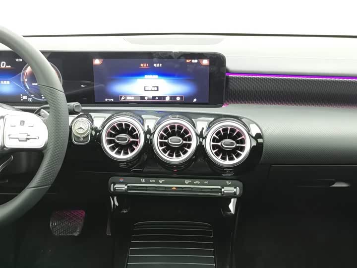 Фото 12 - Mercedes-Benz A-Class