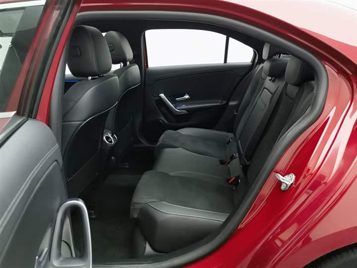 Фото 15 - Mercedes-Benz A-Class