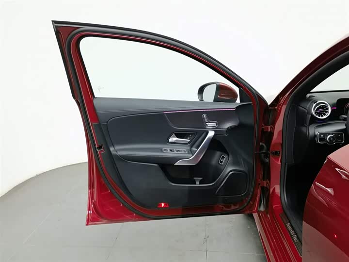 Фото 8 - Mercedes-Benz A-Class