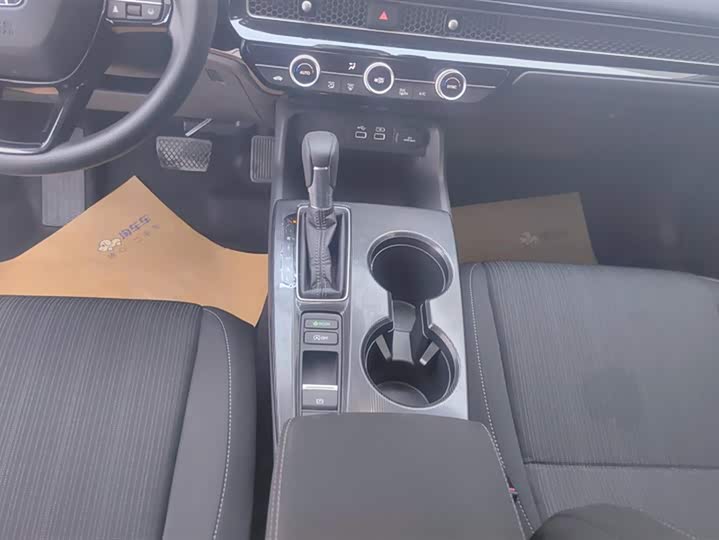 Фото 16 - Honda Civic