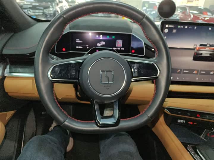 Фото 11 - Zeekr 001