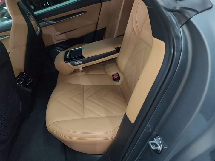 Фото 17 - Zeekr 001