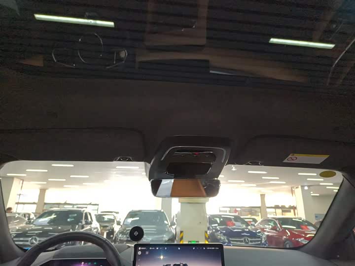 Фото 18 - Zeekr 001