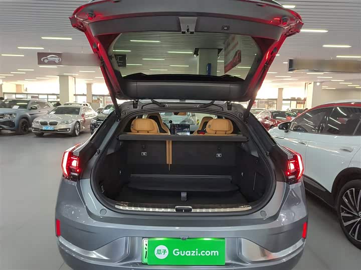 Фото 19 - Zeekr 001