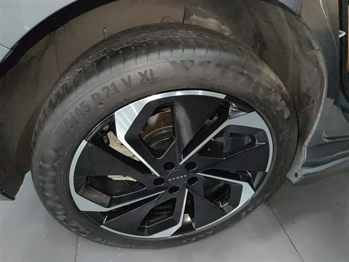 Фото 26 - Zeekr 001