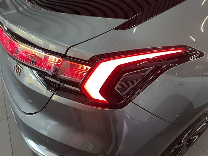 Фото 8 - Zeekr 001